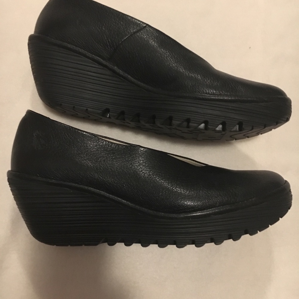 Fly London Yaz Wedge size 41